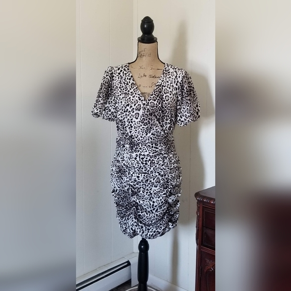 SEXY LEOPARD PRINT RUNCHED DRESS BY FOREVER 21 - Picture 1 of 4